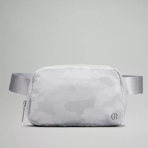 Lululemon Everywhere Belt Bag EBB Heritage 365 Camo Starlight Multi grey…
